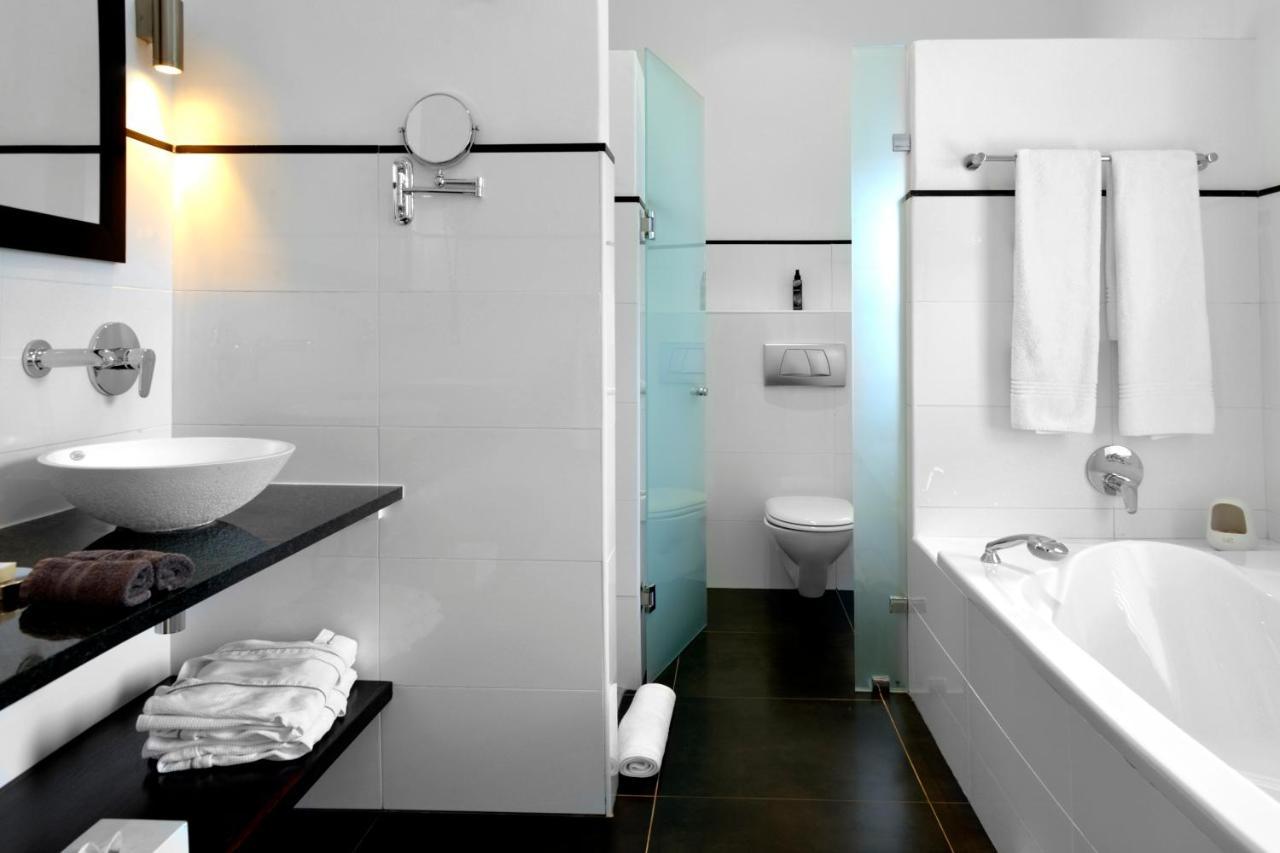 Plumwood Boutique Hotel By The Living Journey Collection Franschhoek Extérieur photo