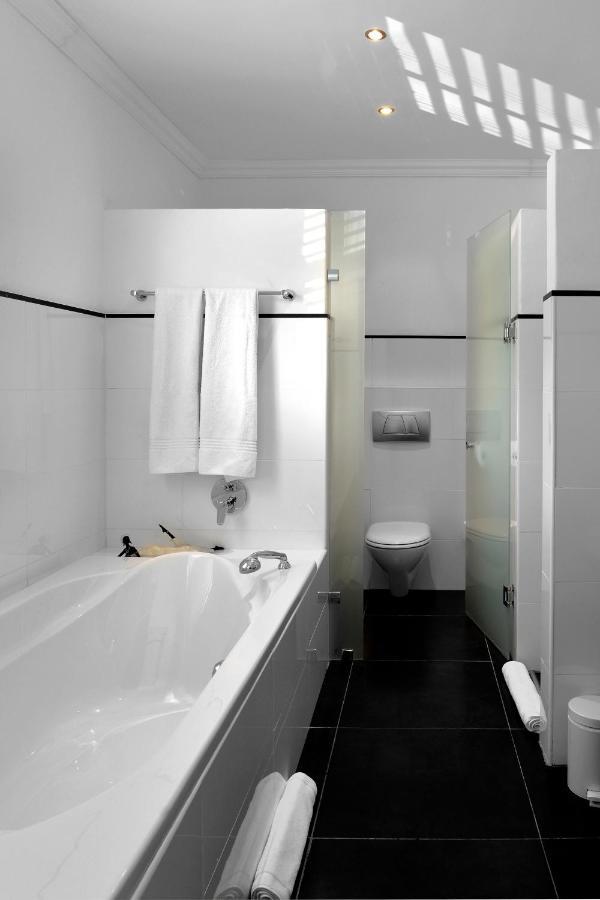 Plumwood Boutique Hotel By The Living Journey Collection Franschhoek Extérieur photo