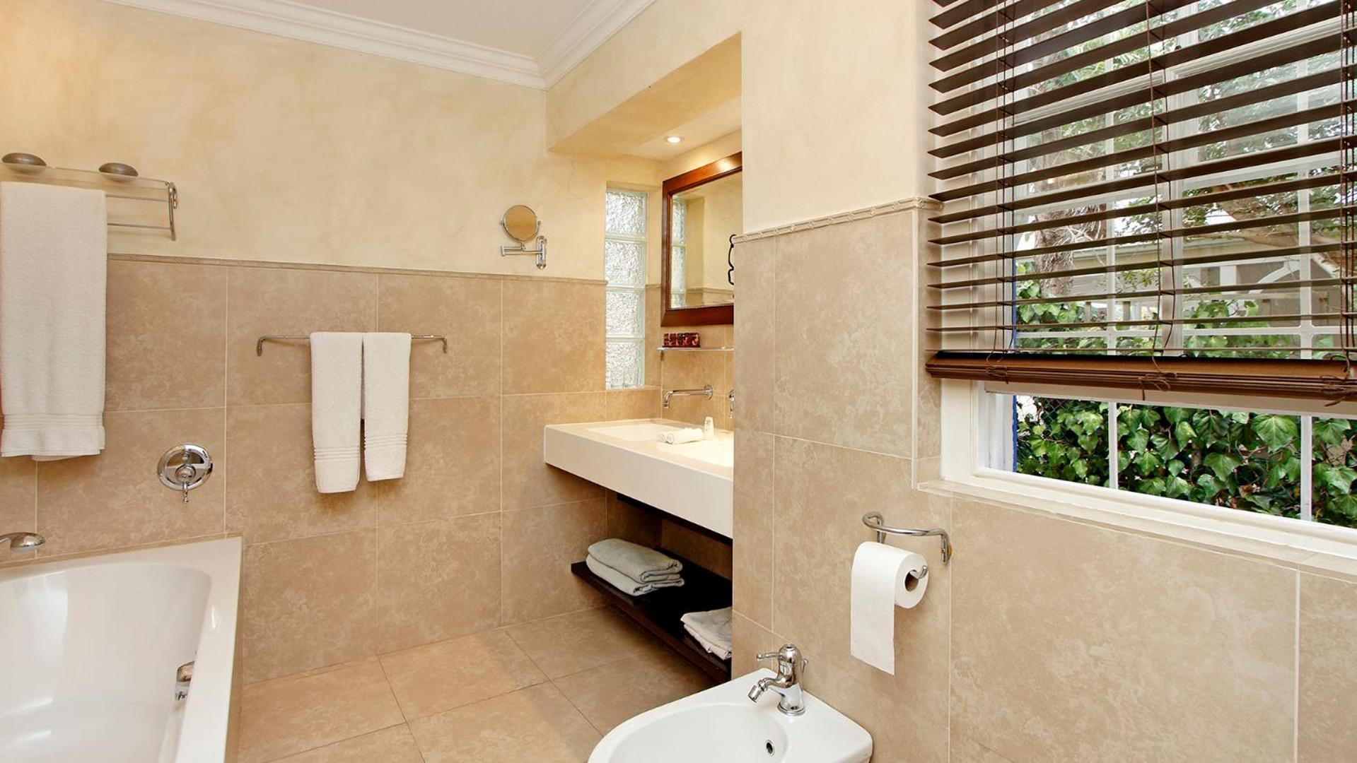 Plumwood Boutique Hotel By The Living Journey Collection Franschhoek Extérieur photo