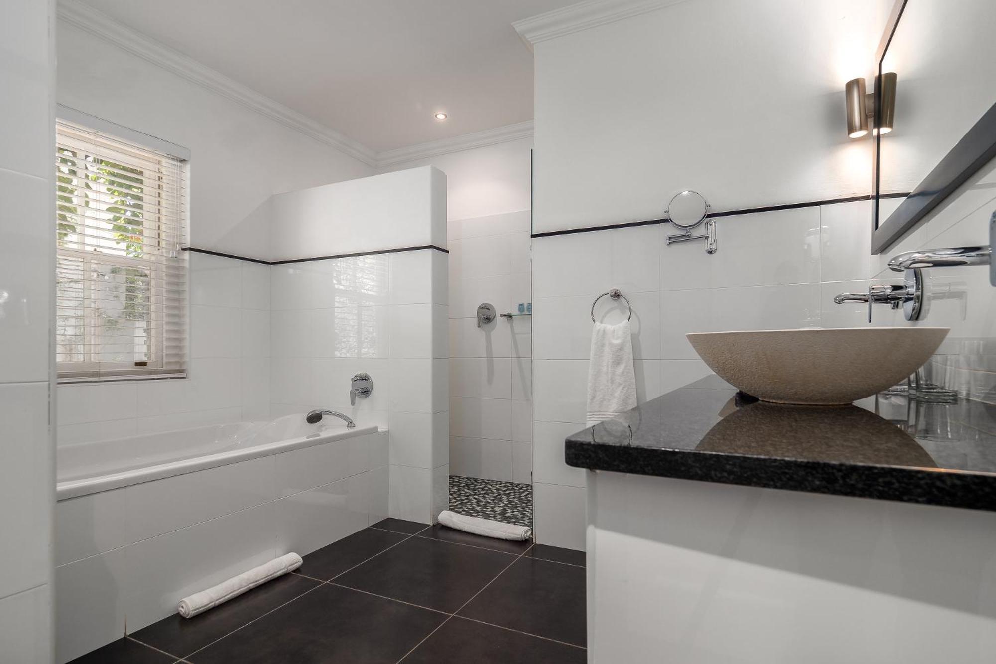 Plumwood Boutique Hotel By The Living Journey Collection Franschhoek Extérieur photo